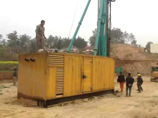 大宁如何判断水冷式机油散热器密封件是否需要更换？